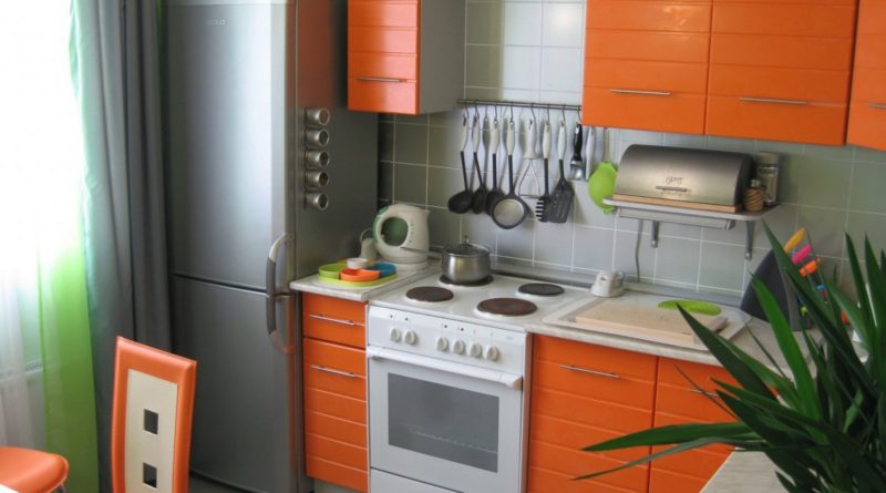 оформление кухни в зелено-оранжевых цветах