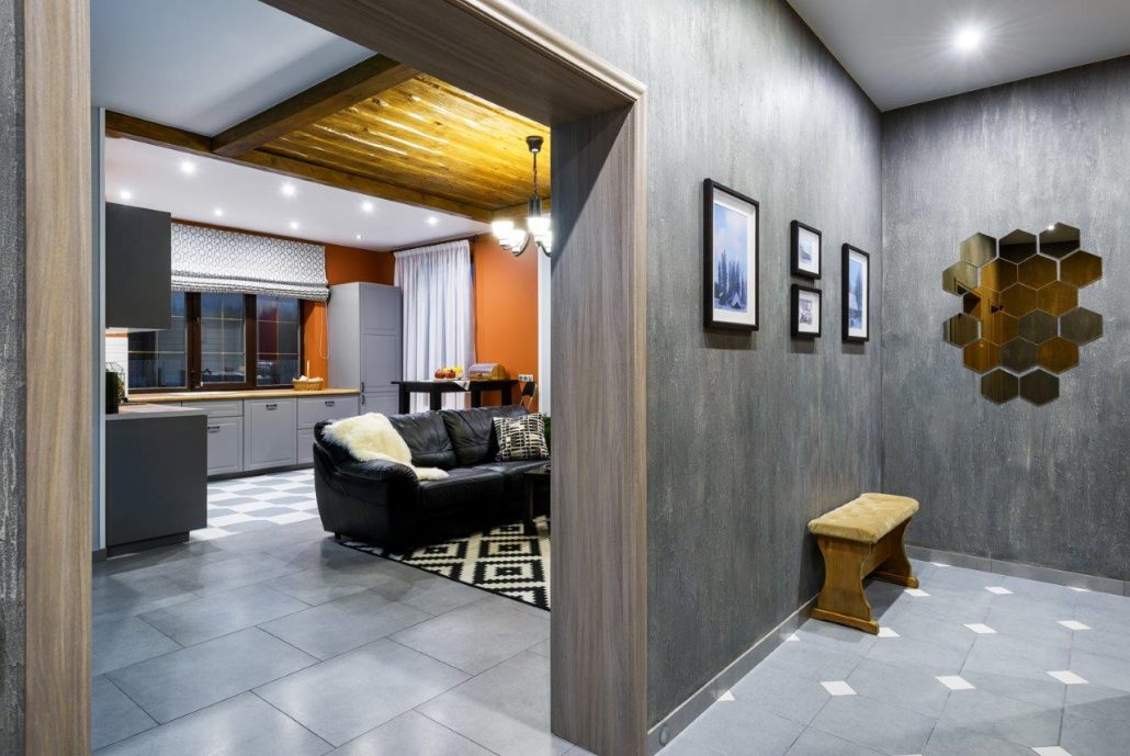 Дизайн дачного дома, современный интерьер маленьких комнат, стильное оформление гостиной просто и со вкусом; фото